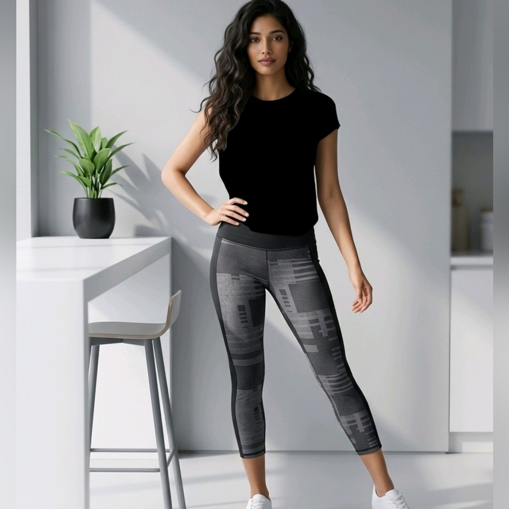Under Armour UA Reflect Hi Rise Crop Leggings Black Gray HeatGear Sz M Pocket